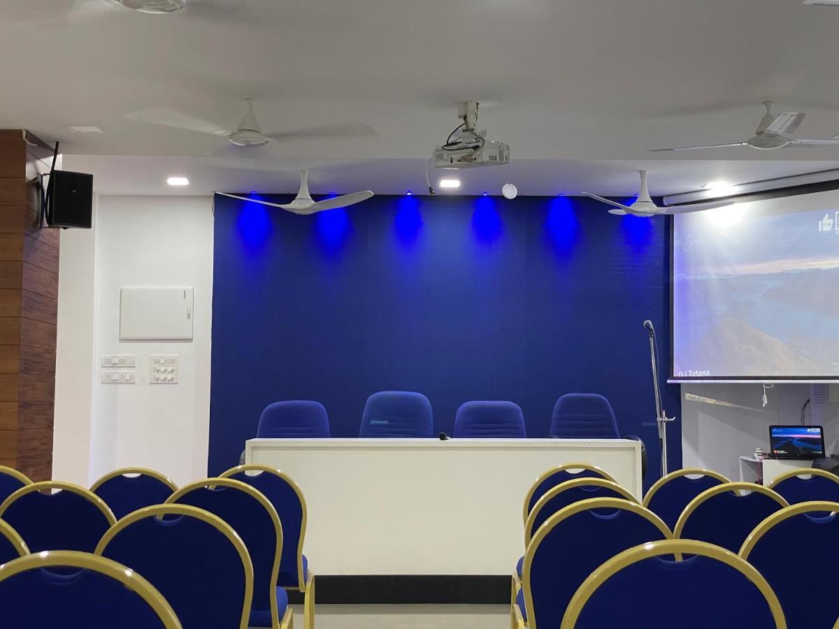 The Reach Hotel Kochi Εξωτερικό φωτογραφία