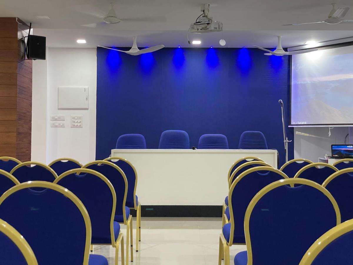 The Reach Hotel Kochi Εξωτερικό φωτογραφία